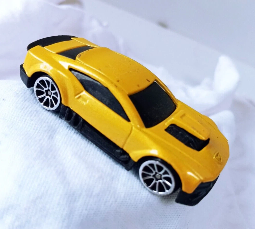 MOTORMAX Yellow sports car( CAMARO? ) W6203 Approx 1/64 Scale